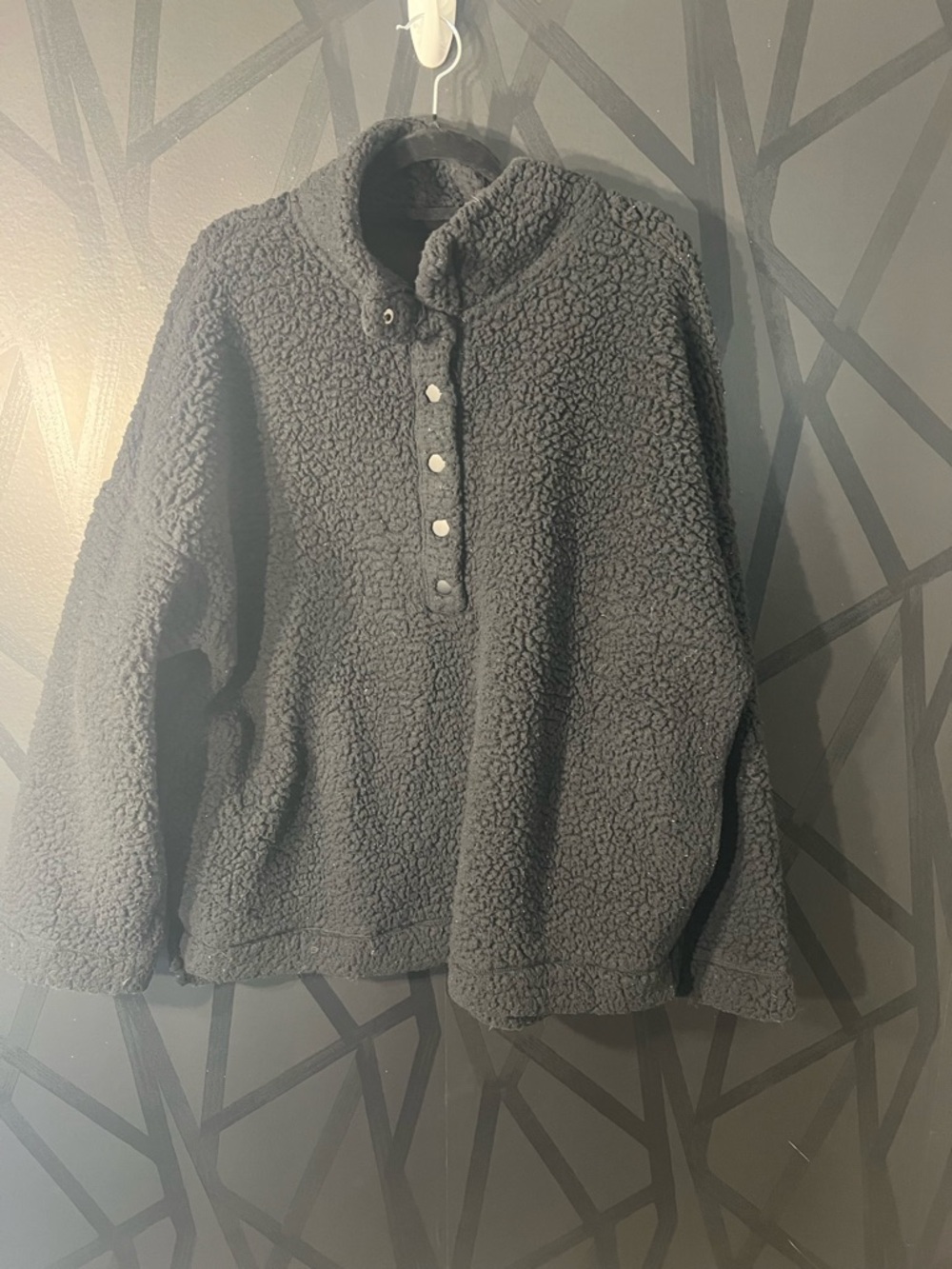 Black classic Aerie Sherpa Pullover with Snap Buttons